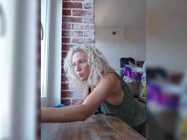 MoonKitten Sex Cam Show