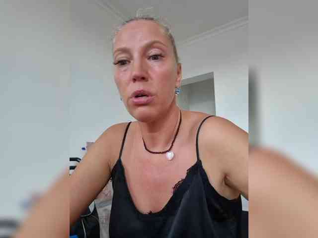 MoonKitten Live Webcam on BongaCams