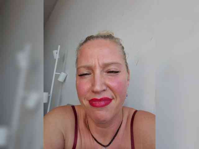 MoonKitten Sex Cam Show