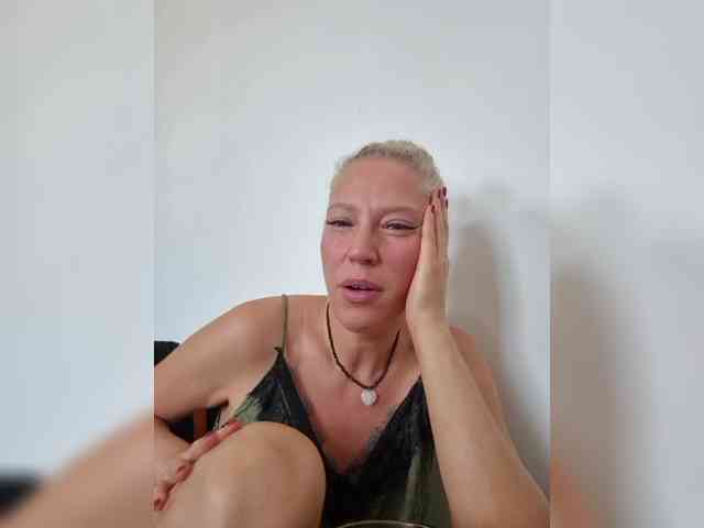 MoonKitten Sex Cam Show