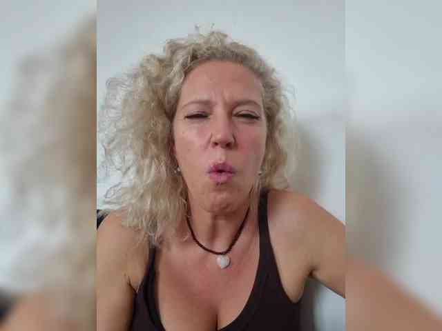 MoonKitten Sex Cam Show