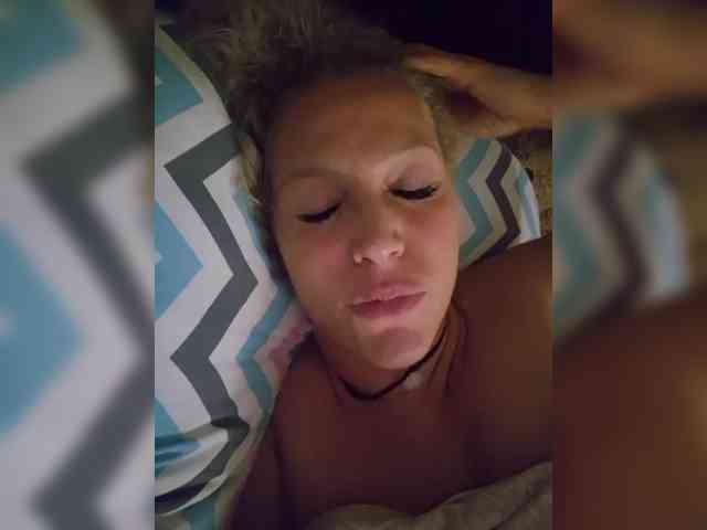 MoonKitten Sex Cam Show