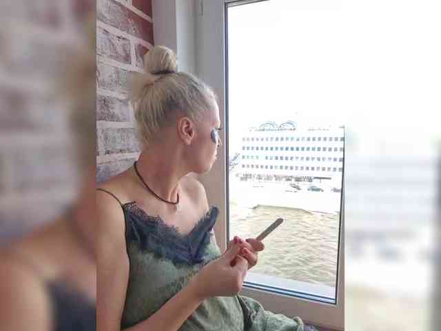 MoonKitten Sex Cam Show