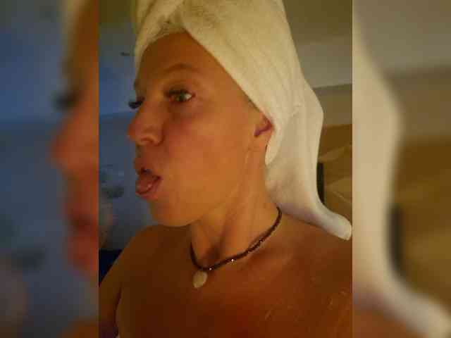 MoonKitten Sex Cam Show
