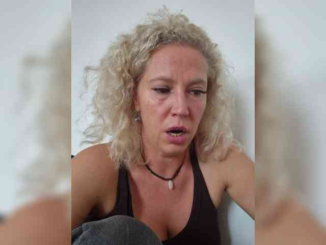 MoonKitten Sex Cam Show