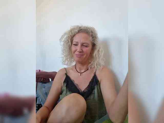 MoonKitten Sex Cam Show