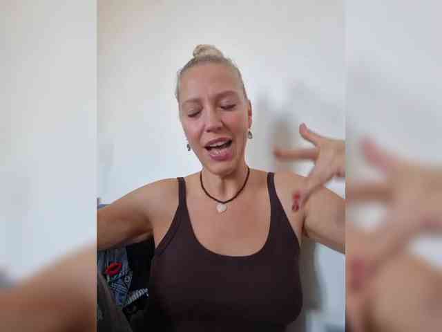 MoonKitten Sex Cam Show