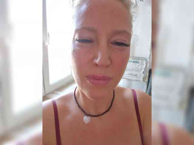 MoonKitten Sex Cam Show