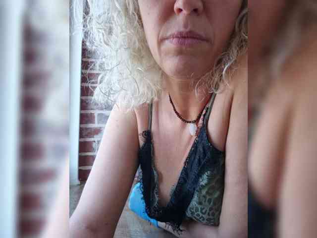 MoonKitten Sex Cam Show