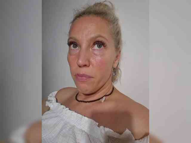 MoonKitten Sex Cam Show