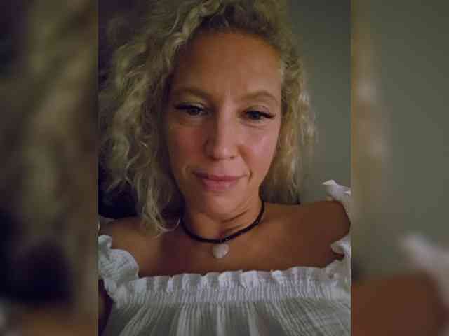 MoonKitten Sex Cam Show