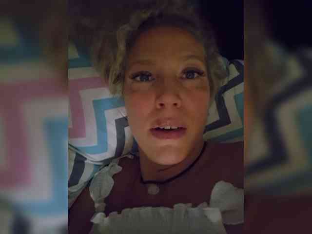 MoonKitten Sex Cam Show