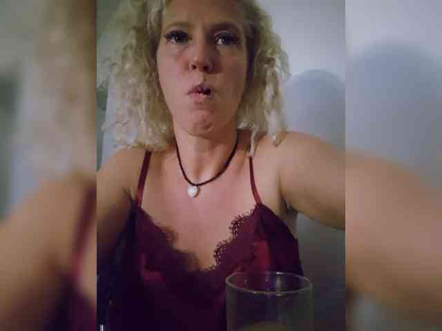 MoonKitten Sex Cam Show