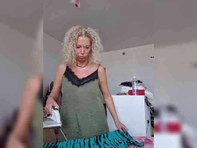 MoonKitten Sex Cam Show