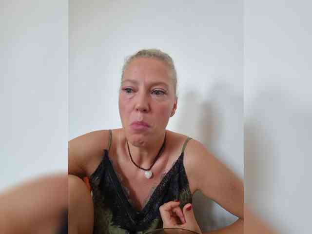 MoonKitten Sex Cam Show