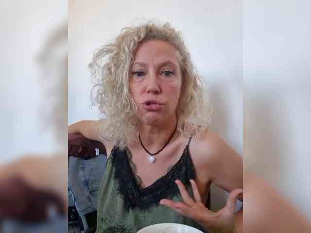 MoonKitten Sex Cam Show