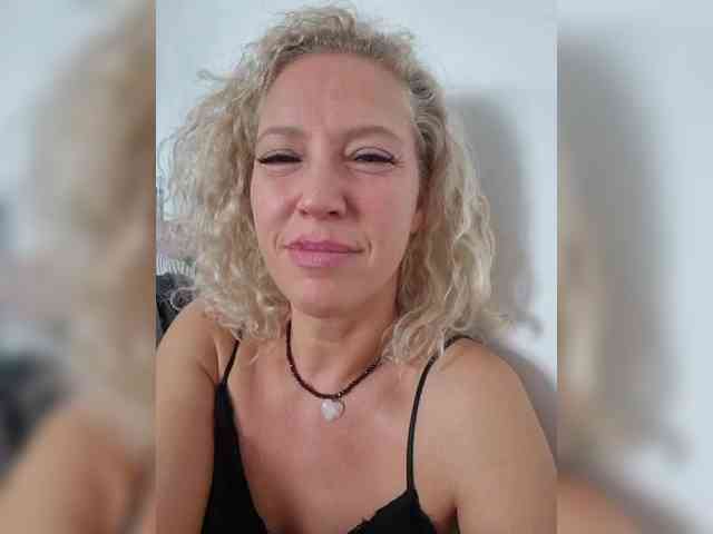 MoonKitten Sex Cam Show