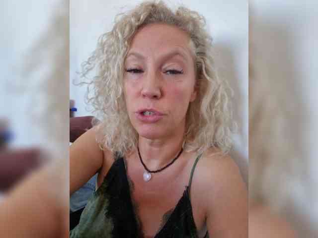 MoonKitten Sex Cam Show