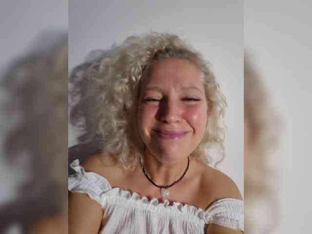 MoonKitten Sex Cam Show
