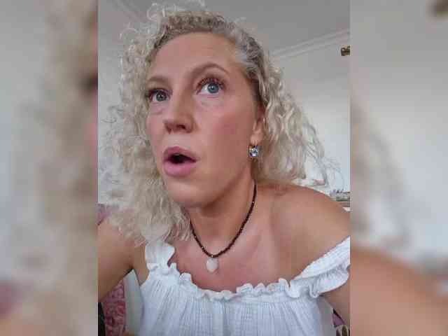 MoonKitten Live Webcam on BongaCams