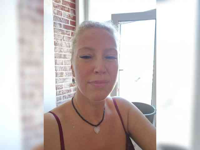 random adult cam chat MoonKitten