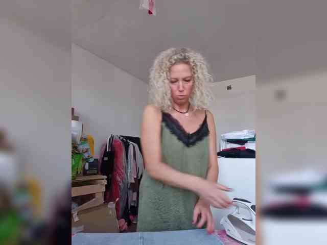 MoonKitten Sex Cam Show