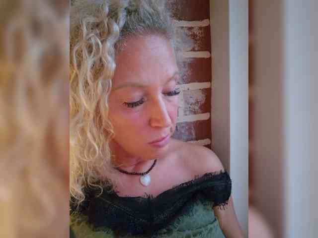 MoonKitten Sex Cam Show