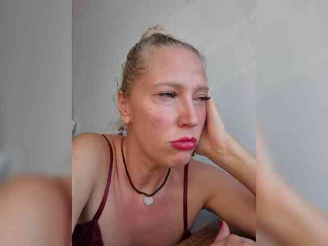 MoonKitten Sex Cam Show