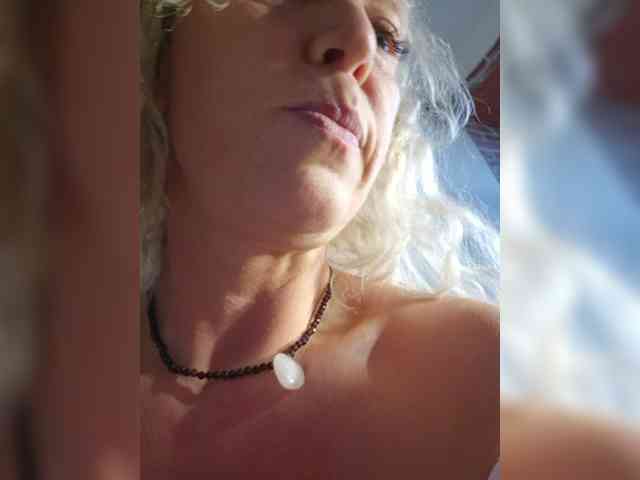 MoonKitten Sex Cam Show