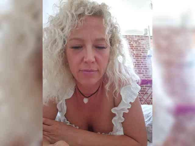MoonKitten Live Webcam on BongaCams