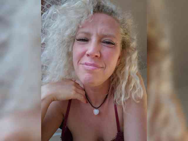 MoonKitten Sex Cam Show