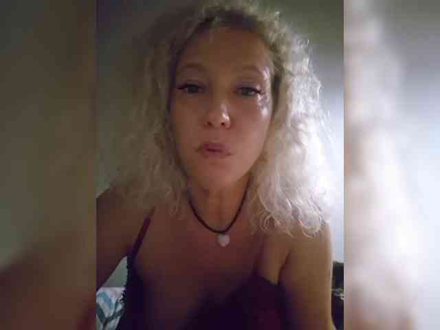 MoonKitten Sex Cam Show