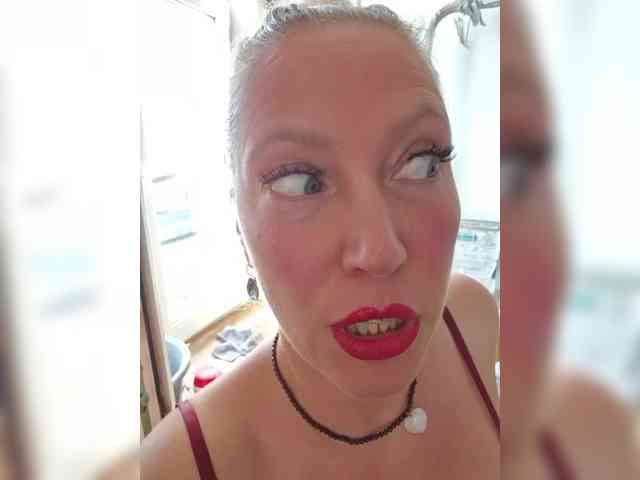 MoonKitten Sex Cam Show
