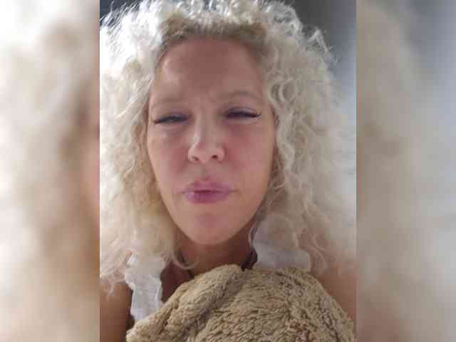 MoonKitten Sex Cam Show