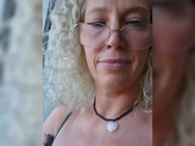 MoonKitten Sex Cam Show