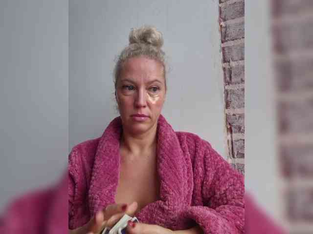 MoonKitten Live Webcam on BongaCams
