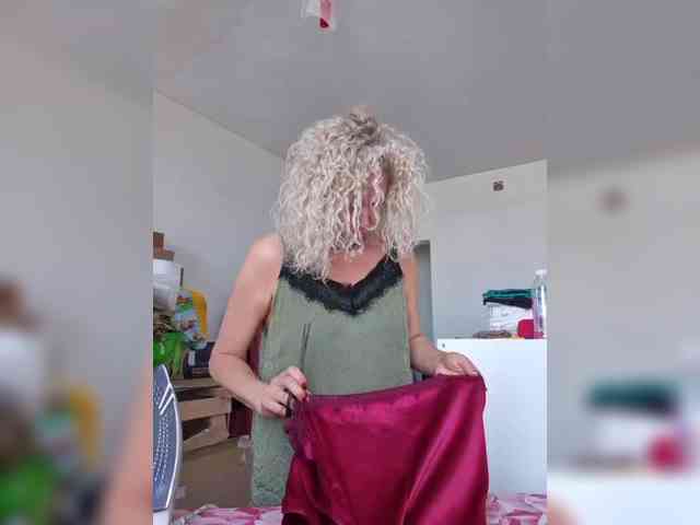 MoonKitten Sex Cam Show