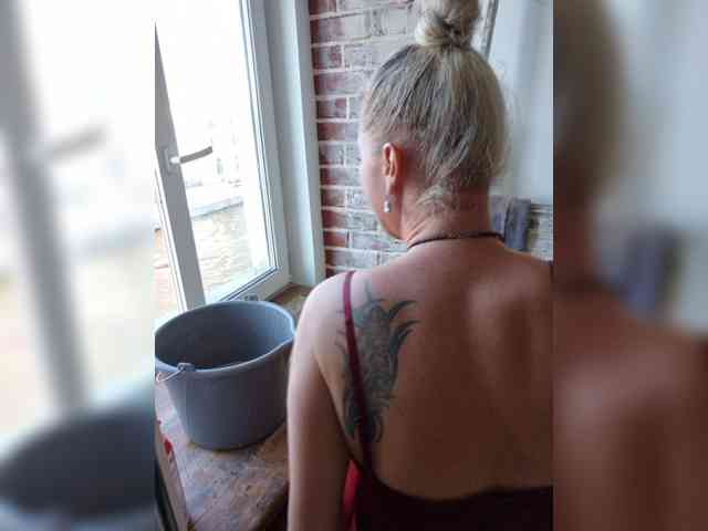 MoonKitten Sex Cam Show
