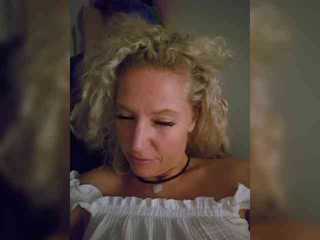 MoonKitten Sex Cam Show