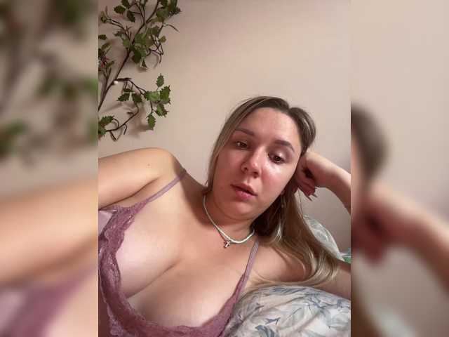 le modèle Fantazyorka00 est en webcam porno dans un show sur le site bongacams, il possède les tags suivants: White/Caucasian,Blonde,Shaved