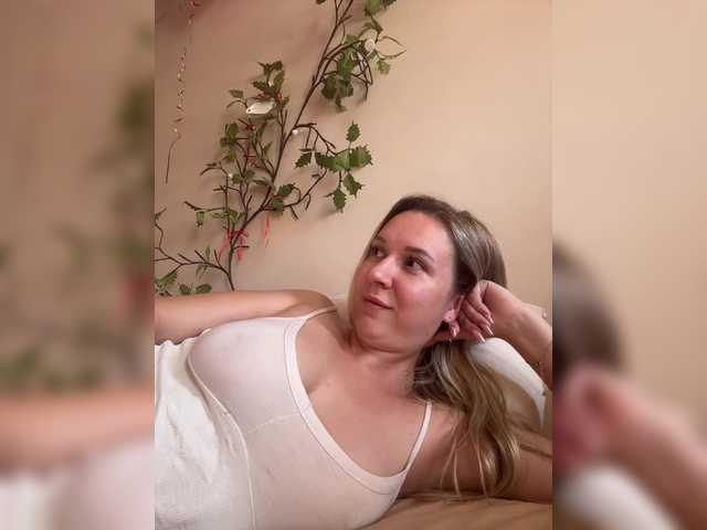 Fantazyorka00 live cam on BongaCams