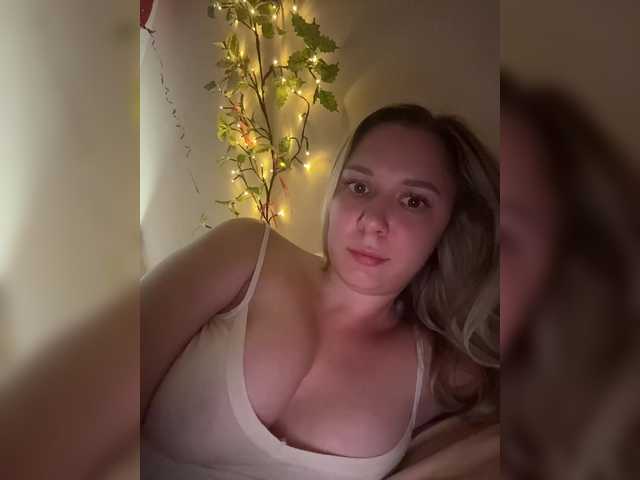 Fantazyorka00 live cam on BongaCams