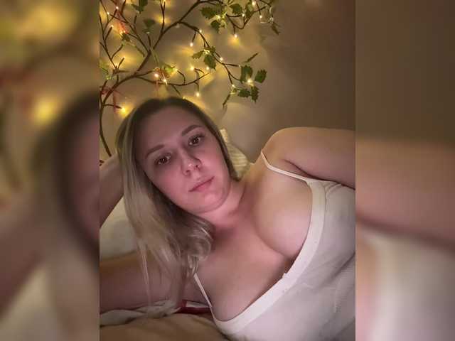 Fantazyorka00 live cam on BongaCams