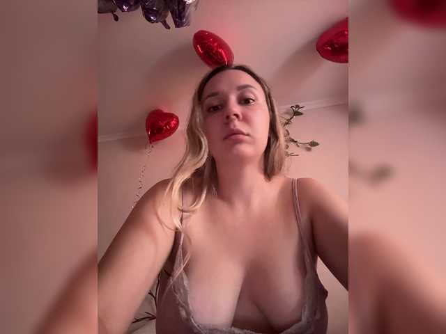 Fantazyorka00 live cam on BongaCams