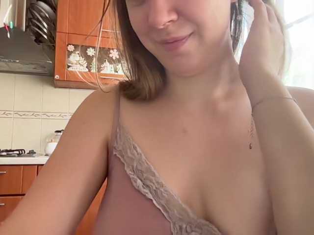 Fantazyorka00 live cam on BongaCams