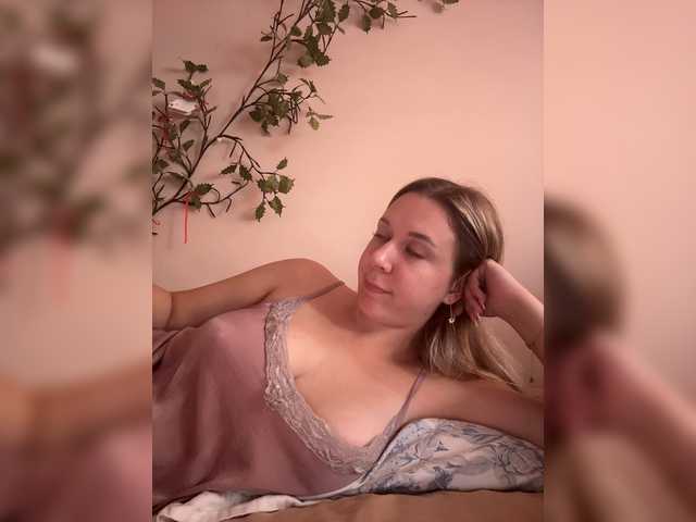 Fantazyorka00 live cam on BongaCams