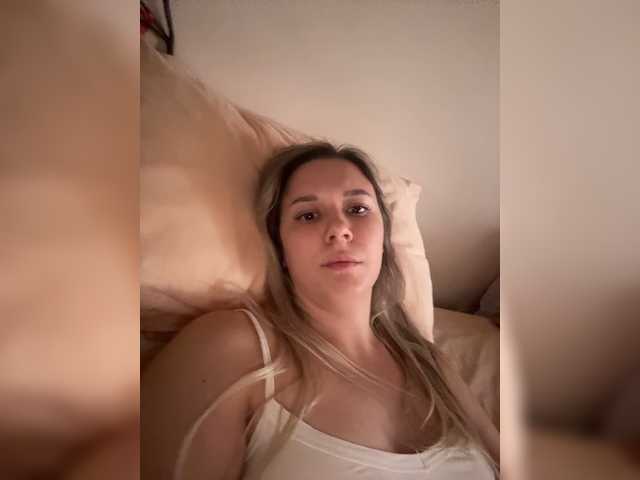 Fantazyorka00 live cam on BongaCams
