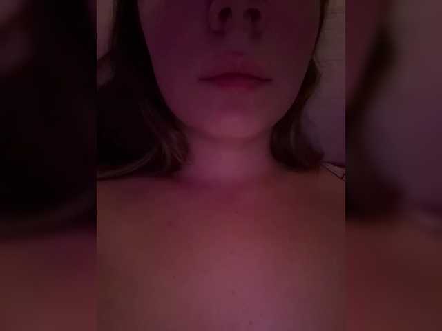 Fantazyorka00 live cam on BongaCams