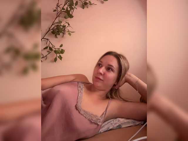 Fantazyorka00 live cam on BongaCams