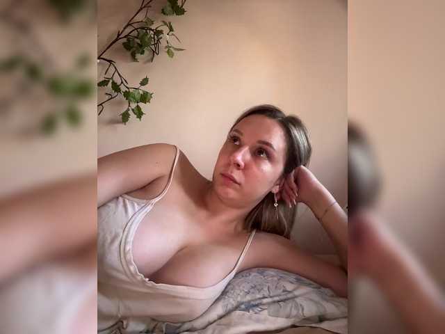 Fantazyorka00 live cam on BongaCams